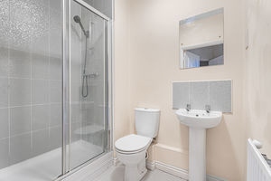 En suite - click for photo gallery